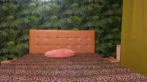 Stella John online show from 02.02.25