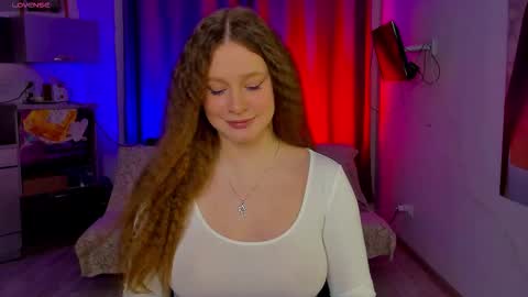 Snapshot of stella_pretty0 chatting on 10.19.25 Stella online show from 10.19.25