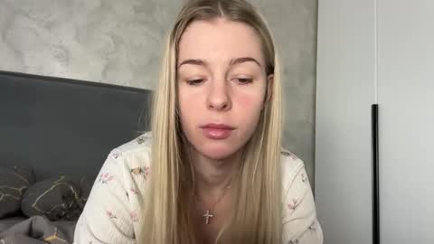 stella_queen_ online show from 12.22.25