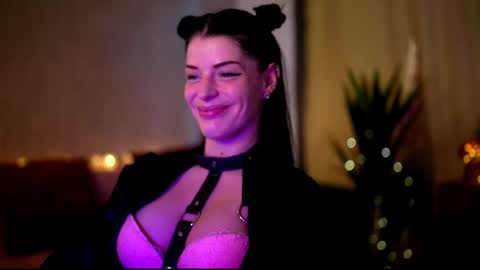 Stella online show from 02.19.25