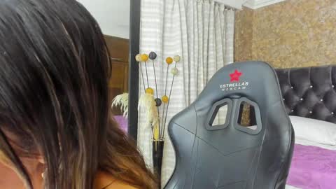 Snapshot of stella_xue chatting on 01.28.25 Estella online show from 01.28.25