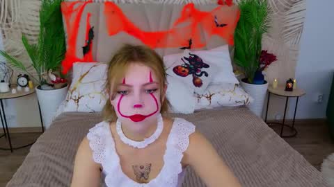 Snapshot of stellahaart chatting on 10.31.25 Stella 3 online show from 10.31.25