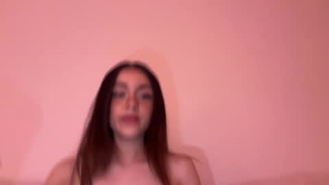 Snapshot of stellapearl chatting on 10.03.25 stellapearl online show from 10.03.25