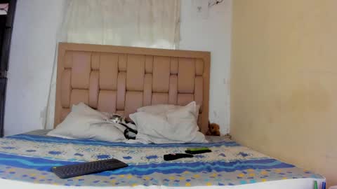 Snapshot of stepcouple__ chatting on 05.25.26 Stepcouple online show from 05.25.26