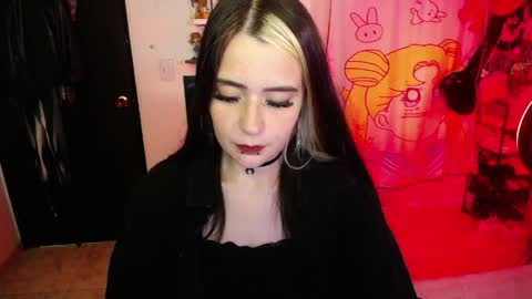 Snapshot of stephani_rousso chatting on 04.23.26 joha cosmo online show from 04.23.26