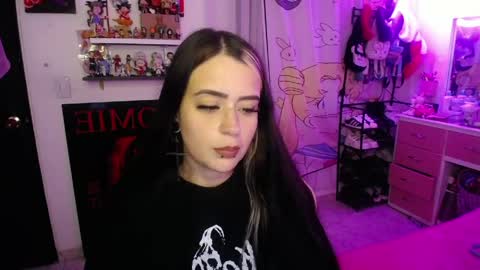 Snapshot of stephani_rousso chatting on 05.20.26 joha cosmo online show from 05.20.26