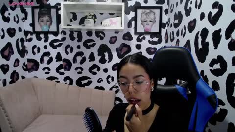 Stephania online show from 02.06.25