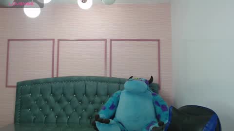 Stephania online show from 02.22.25