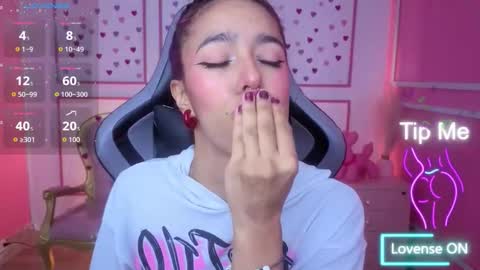 Stephania online show from 12.17.25