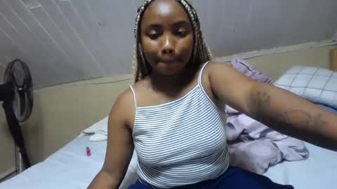 Snapshot of stephaniafa chatting on 03.05.25 perfectly imperfect girl online show from 03.05.25