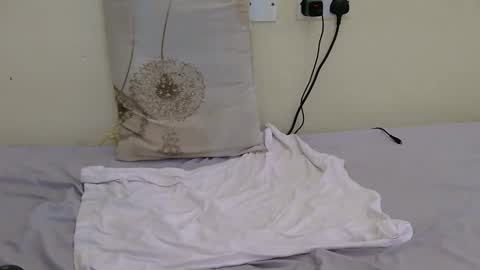 Lynne online show from 10.31.25