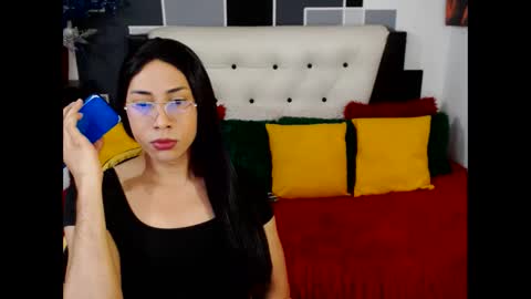 Snapshot of stephanieparadis25 chatting on 04.15.26 stephanieparadis online show from 04.15.26