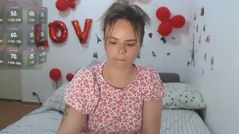 Snapshot of stephaniewild chatting on 06.11.26 Stephanie online show from 06.11.26