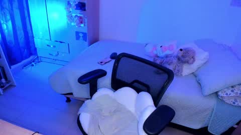 Stephanie  online show from 03.04.25