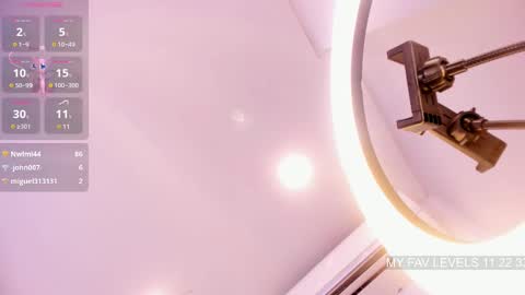 Stephany  online show from 03.05.25