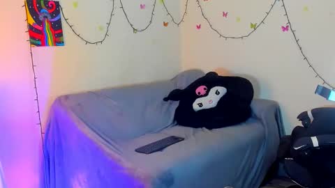 Stephany  independient model  online show from 11.16.25