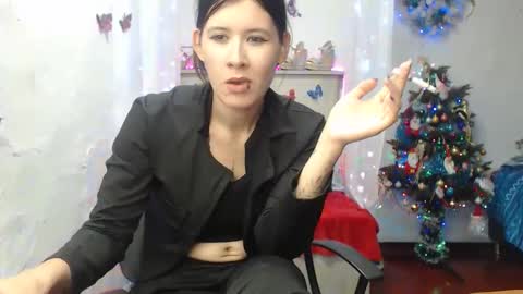 Stephany  independient model  online show from 12.19.25