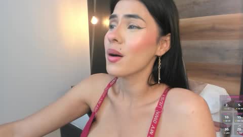 S T E P H A N Y A online show from 11.22.25