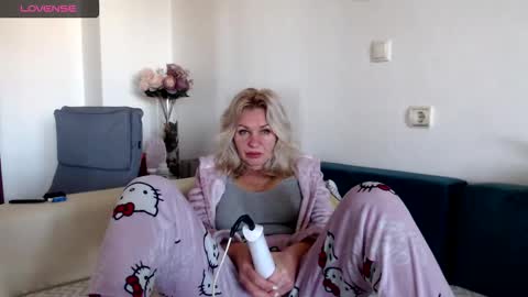 Snapshot of stephanydoll chatting on 01.19.26 stefany online show from 01.19.26