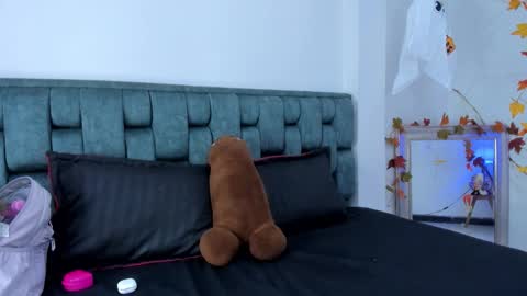 Snapshot of stephanysc chatting on 11.04.25 Stefanny online show from 11.04.25