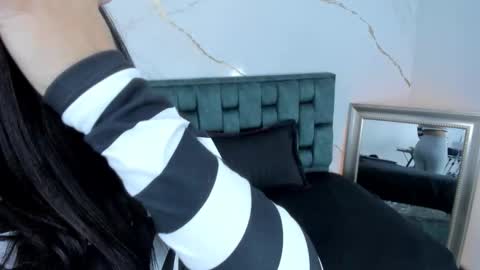 Snapshot of stephanysc chatting on 11.23.25 Stefanny online show from 11.23.25