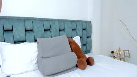 Snapshot of stephanysc chatting on 11.30.25 Stefanny online show from 11.30.25