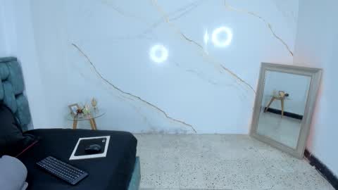 Snapshot of stephanysc chatting on 12.16.25 Stefanny online show from 12.16.25