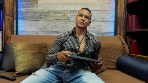 Snapshot of sterling_magnus chatting on 03.04.26 online show from 03.04.26