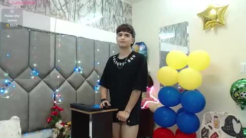 Snapshot of steve_hotman_ chatting on 06.23.26 Steve Hotman online show from 06.23.26