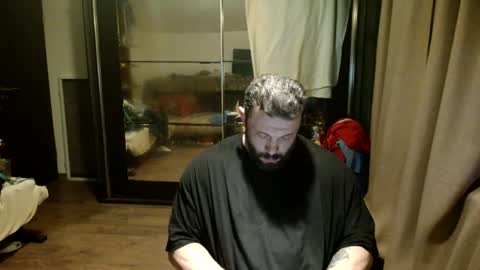 Snapshot of stevebulkzor chatting on 10.05.25 Steve Oakenshield son of John son of Vasyl online show from 10.05.25