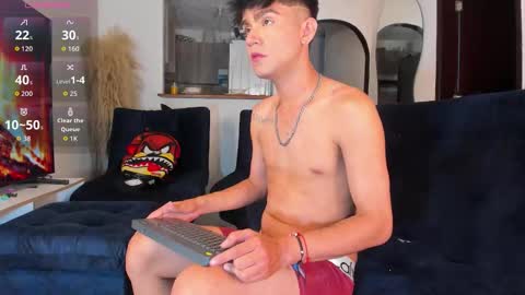 Snapshot of steven_baby69 chatting on 11.18.25 STEVENN online show from 11.18.25