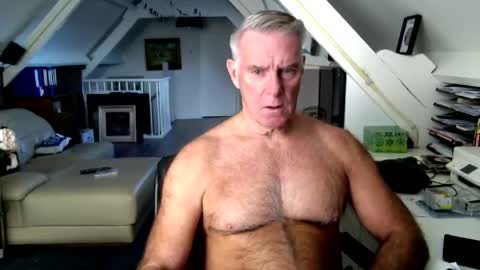 Snapshot of stevetwo chatting on 11.24.25 stevetwo online show from 11.24.25