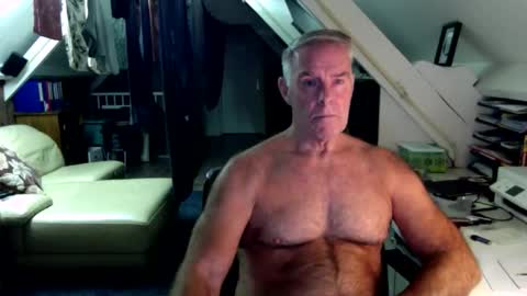 Snapshot of stevetwo chatting on 12.04.25 stevetwo online show from 12.04.25