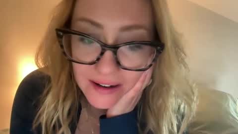 Snapshot of steviegirl4u chatting on 02.07.25 StevieGirl4U online show from 02.07.25