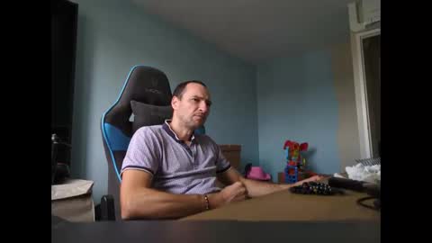 Snapshot of stickolive1 chatting on 09.12.25 stickolive1 online show from 09.12.25