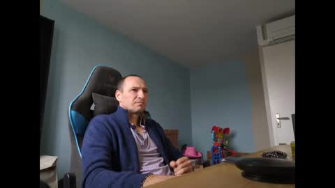 Snapshot of stickolive1 chatting on 09.24.25 stickolive1 online show from 09.24.25