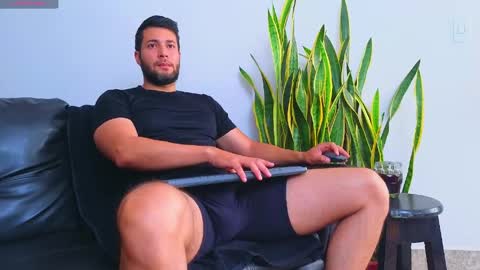 Stiven Montiel online show from 05.27.26