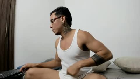 Snapshot of stiven_trainer chatting on 06.25.26 stiven_trainer online show from 06.25.26