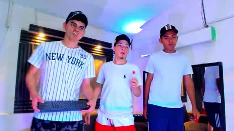 friends online show from 11.15.25