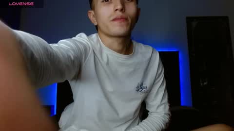 stiven tellez  online show from 03.12.25