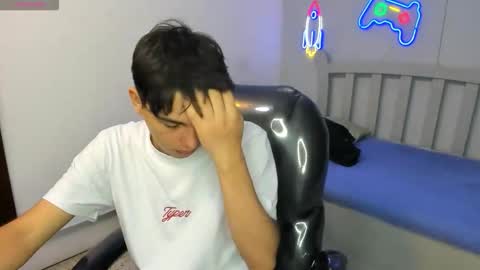 Stiwen online show from 11.18.25