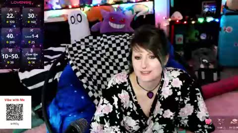 Snapshot of stoleyoursweetroll chatting on 07.01.26 Elfie online show from 07.01.26