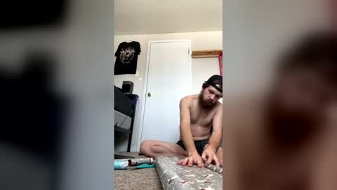 Snapshot of stoner228087 chatting on 12.14.25 stoner228087 online show from 12.14.25