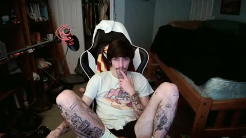 Snapshot of str8whiteboy21 chatting on 02.19.25 str8whiteboy21 online show from 02.19.25