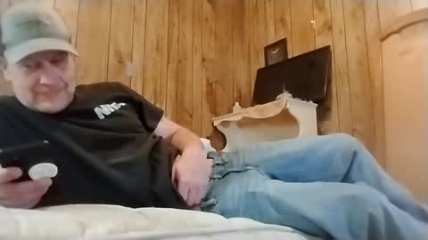 Snapshot of straighttoy chatting on 03.09.25 straighttoy online show from 03.09.25