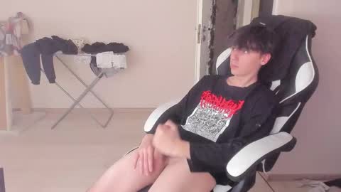 Ray online show from 10.04.25