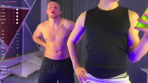 Snapshot of strangeguys chatting on 11.11.25 Rick Leo online show from 11.11.25