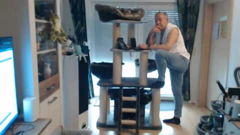 Stranger online show from 03.04.26