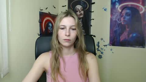 Snapshot of stranger_giirl chatting on 06.26.26 Amalia online show from 06.26.26