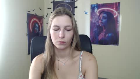 Snapshot of stranger_giirl chatting on 07.14.26 Amalia online show from 07.14.26